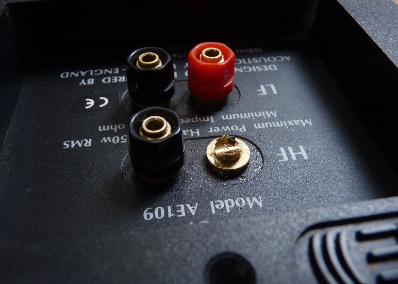 lowestoft-stereo A E 109 Crossovers Image 5